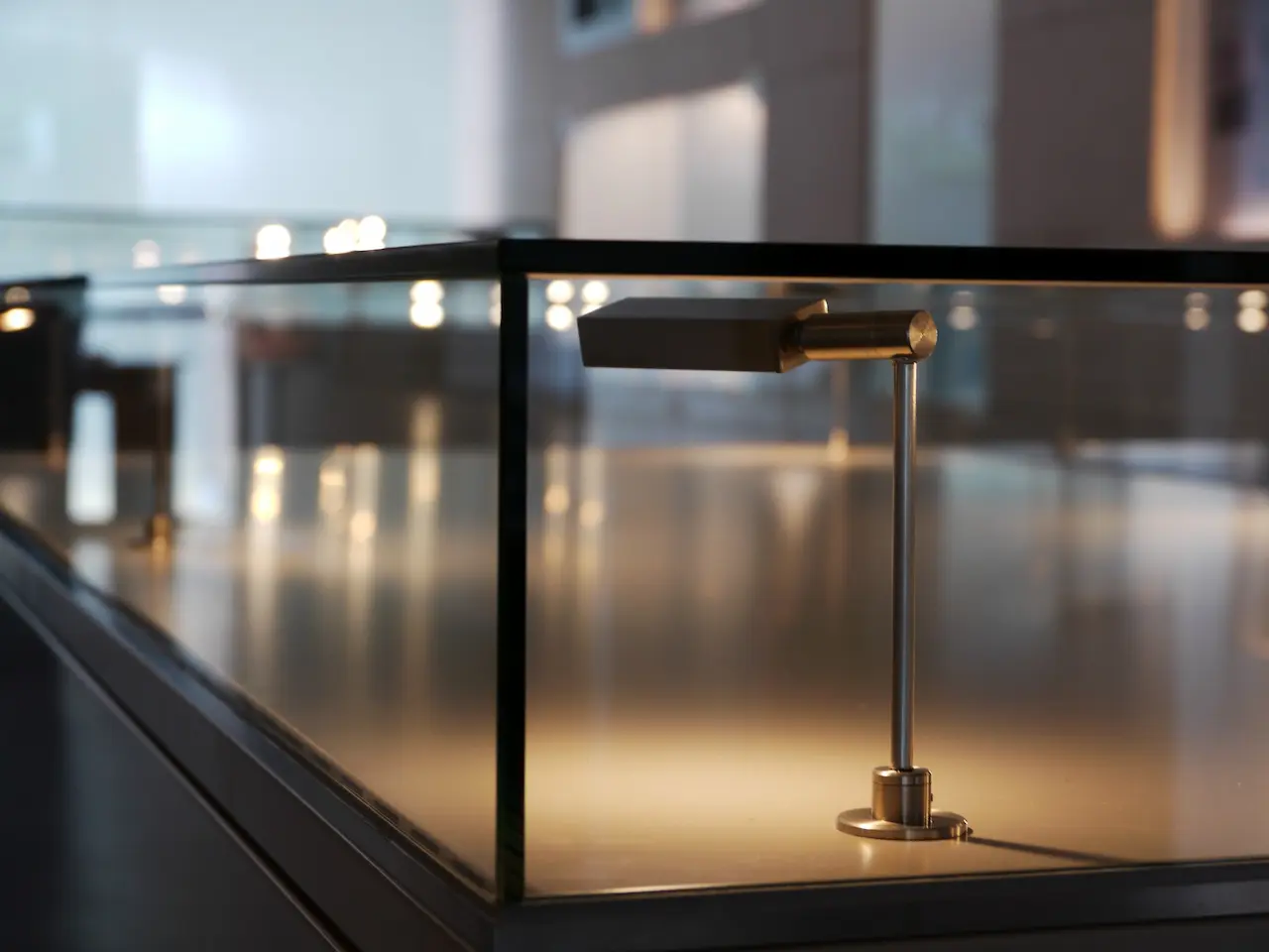 建設現場と作業員