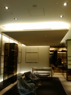 市内某所　天井間接照明